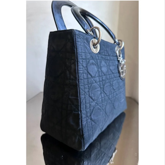 Lady Dior handbag in cannage black medium size - Picture 3 of 11